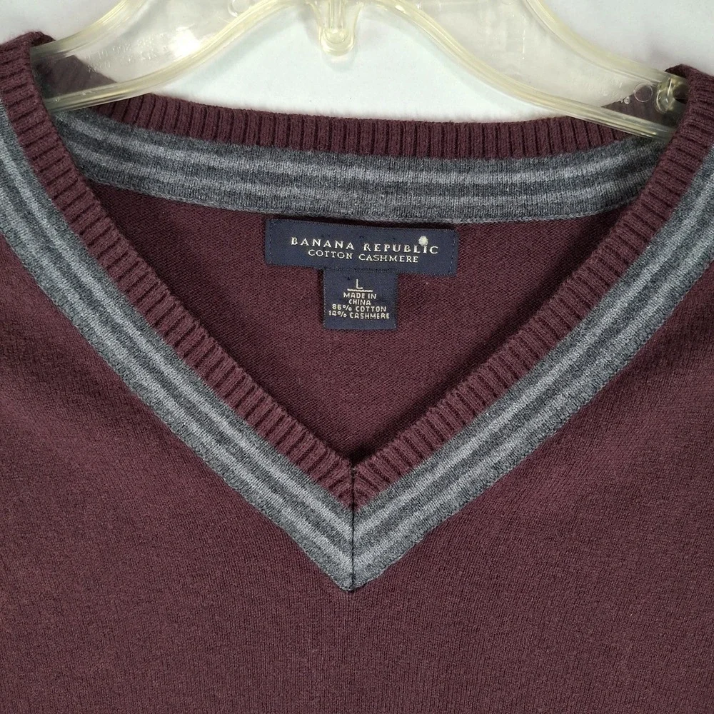 Banana Republic‎ Sweater Men's Large Burgundy Cashmere Blend V Neck Academia